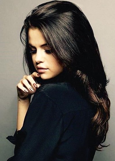 Singer Selena Gomez releases racy music video - Odisha News Insight