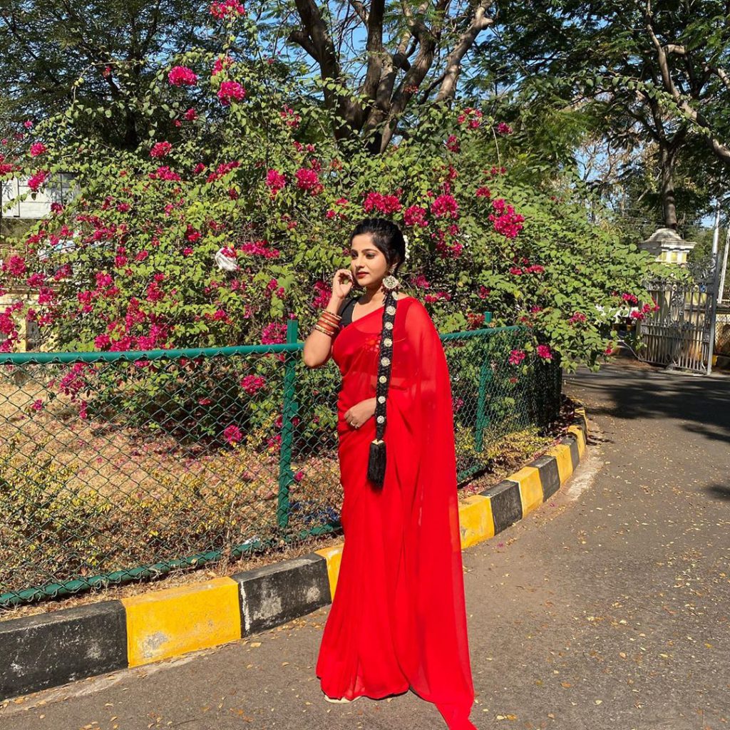 Odia Actress jhilik Bhattacharjee Hot Photos in Red Saree