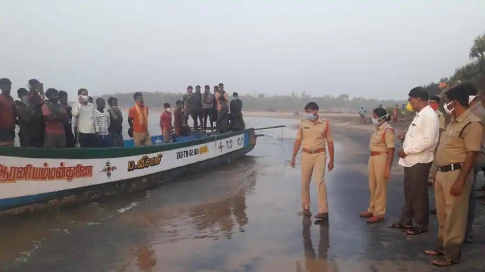 Odisha people return from Chennai with sea boat