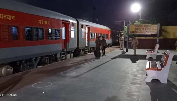 Odisha Migrant Labourers Khurda Rly Station Shramik Train