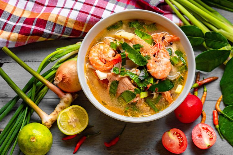 Tom Yum Seafood Pedas Gurih yang Wajib Dicoba