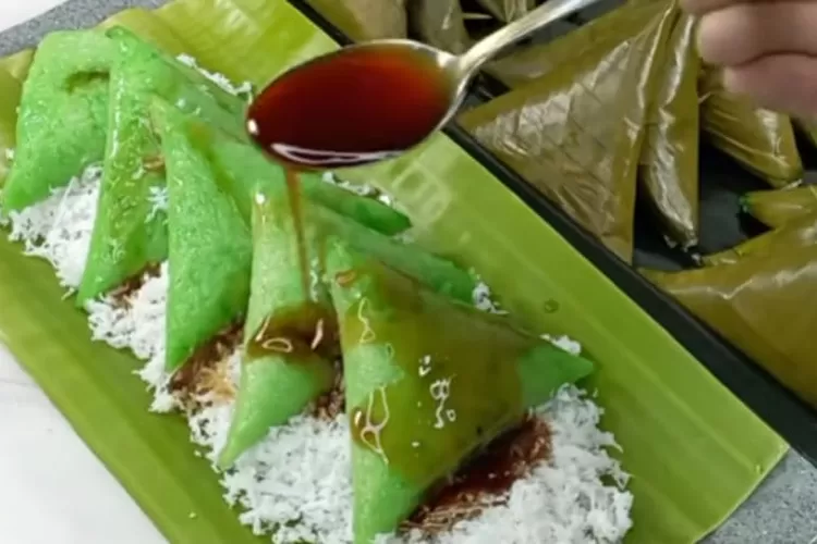 Lupis Ketan Daun Pisang